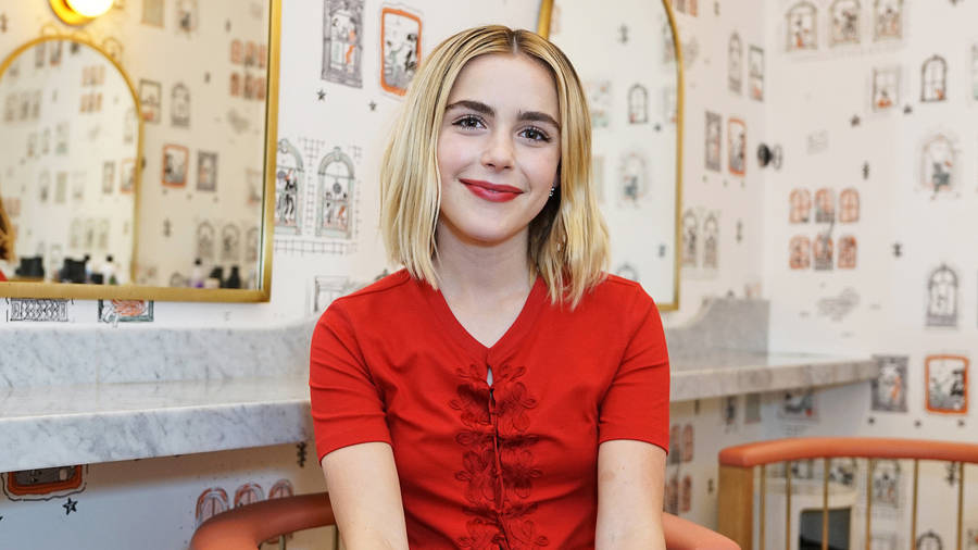 Kiernan Shipka In Red Wallpaper