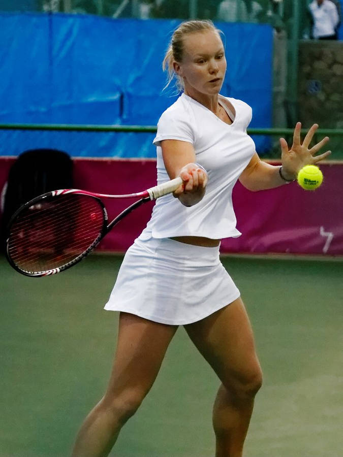 Kiki Bertens All-white Outfit Wallpaper