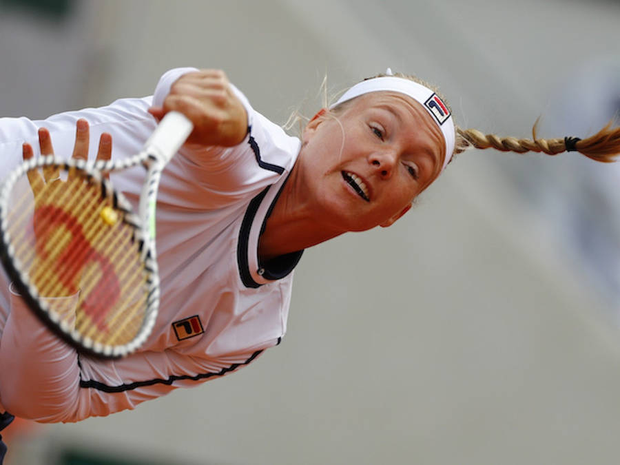 Kiki Bertens Bending Forward Wallpaper