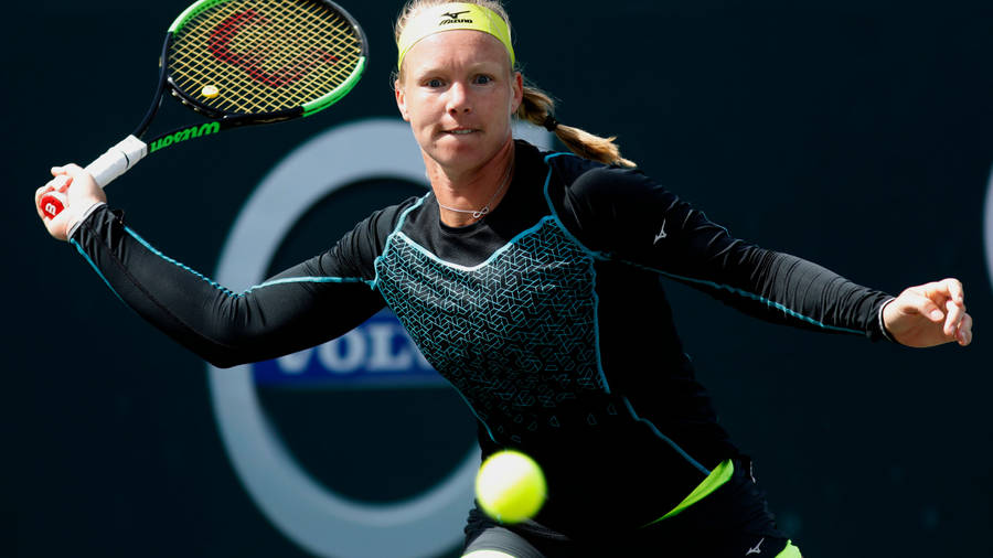 Kiki Bertens In A Relentless Pursuit Of Victory. Wallpaper