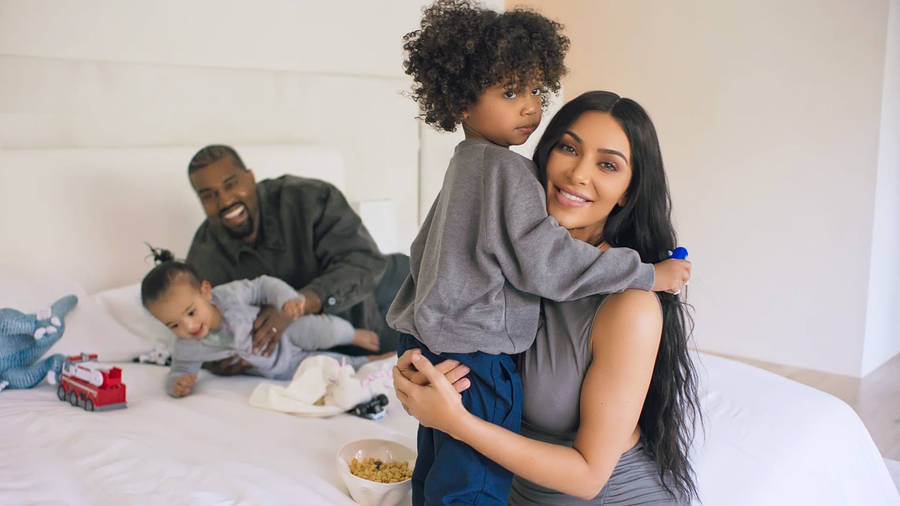 Kim Kardashian And Kids Wallpaper