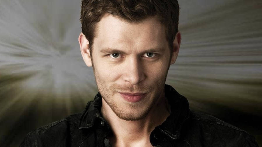 Klaus Mikaelson Smirking Wallpaper