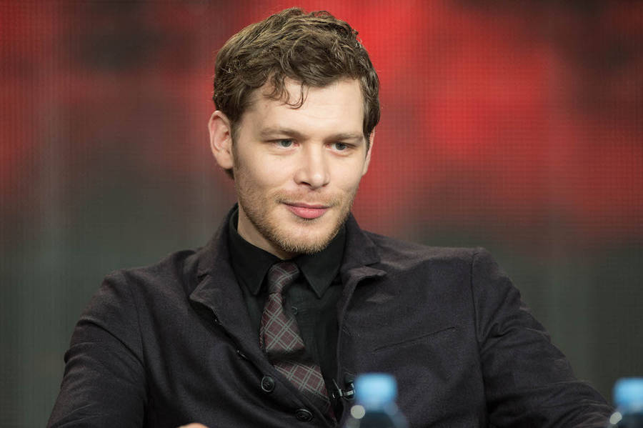 Klaus Mikaelson Wearing Necktie Wallpaper