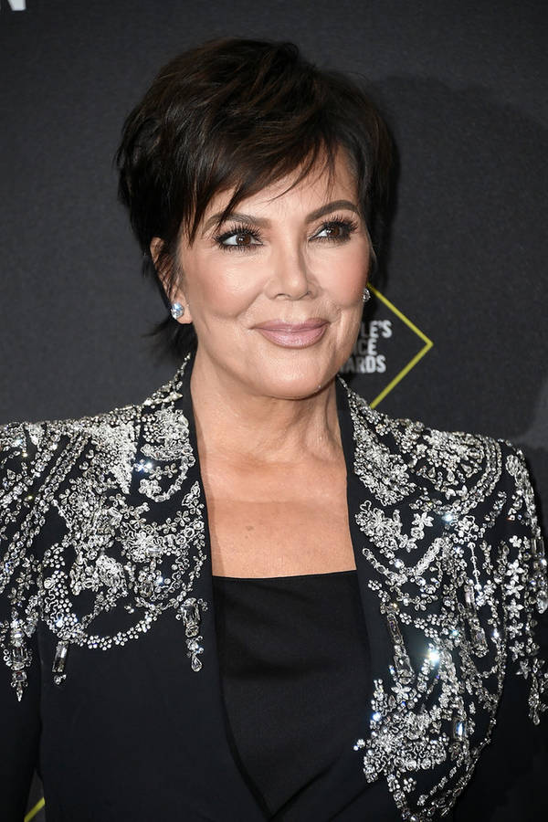 Kris Jenner Pixie Cut Wallpaper