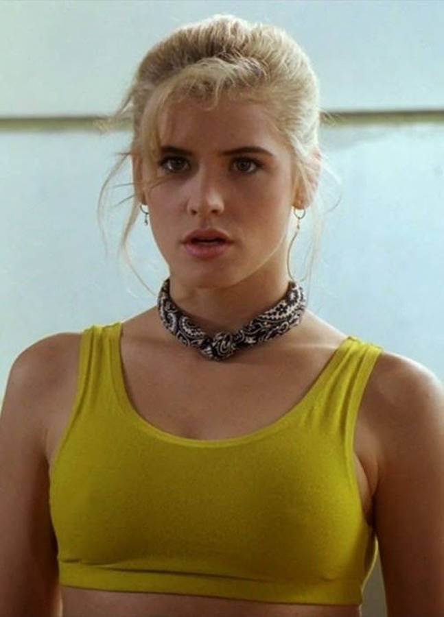 Kristy Swanson Buffy Summers 1992 Still Wallpaper