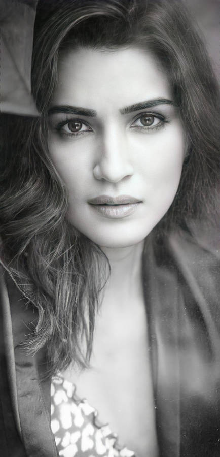 Kriti Sanon Grayscale Hd Wallpaper