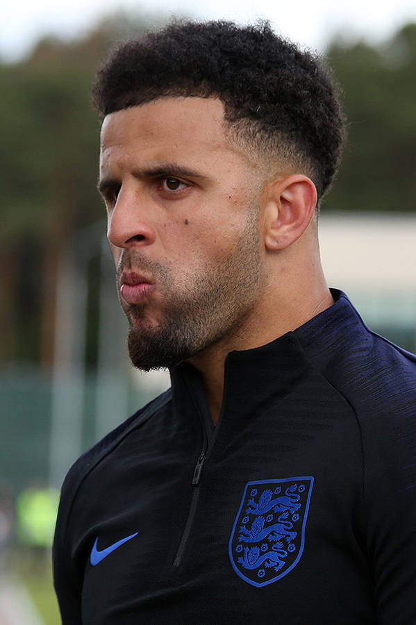 Kyle Walker Chewing Wallpaper