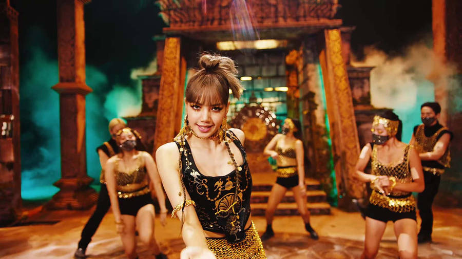 Lalisa Manoban In Thai-inspired Outfit Wallpaper