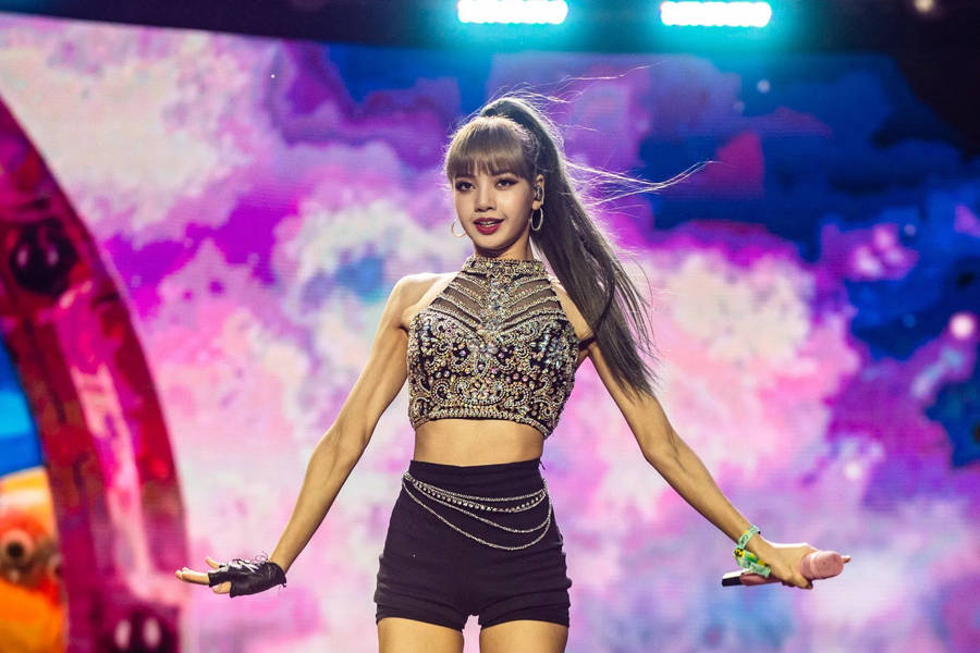 Lalisa Manoban With High Ponytail Wallpaper