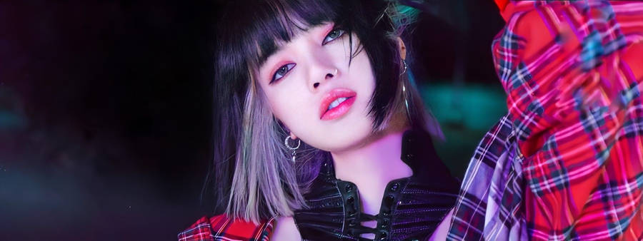 Lalisa Manoban With Highlights Wallpaper