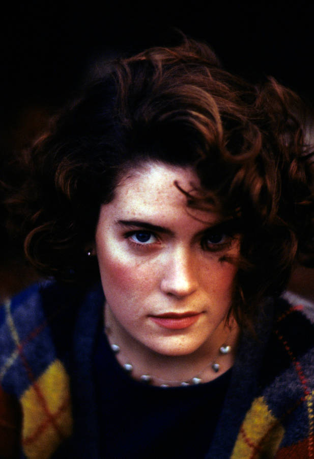 Lara Flynn Boyle On Twin Peaks Set Wallpaper