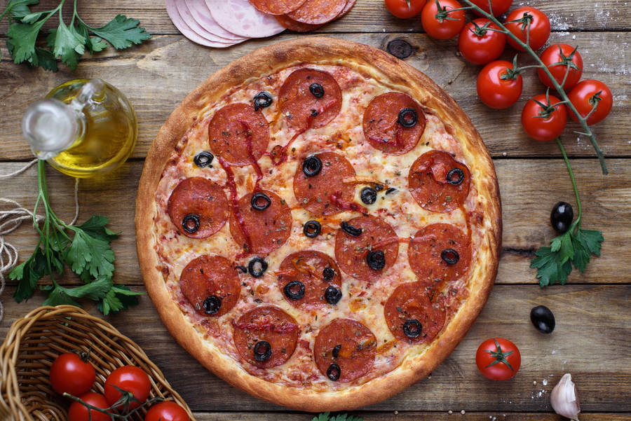 Large Pepperoni Pizza Wallpaper