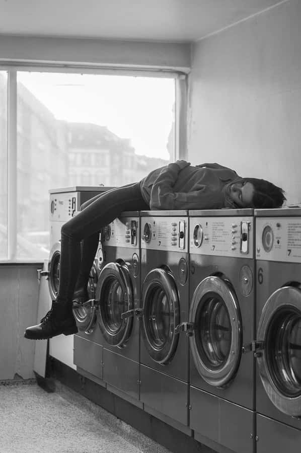 Laundromat_ Nap_ Black_and_ White Wallpaper