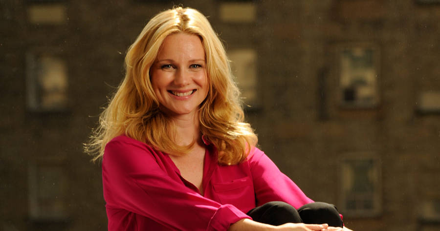 Laura Linney Smile On Wallpaper