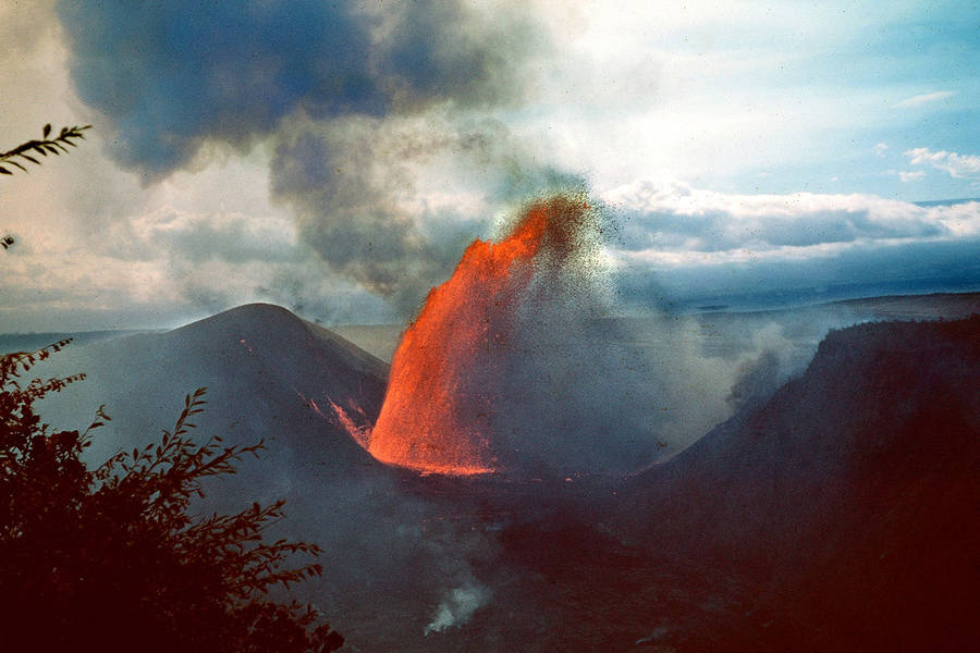 Lava Fountain Kilauea Volcano Wallpaper