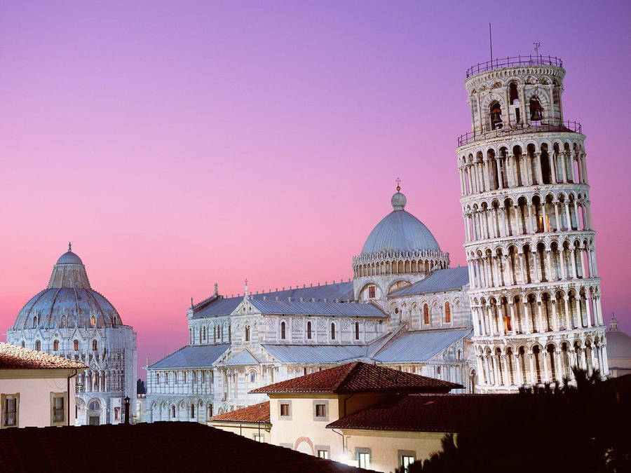 Leaning Tower Of Pisa In Italy Wallpaper