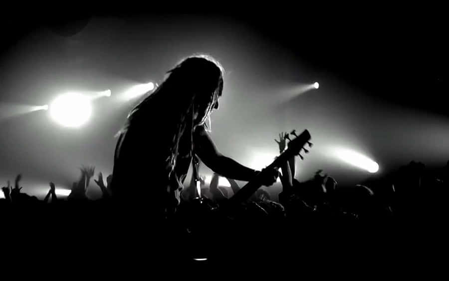 Legendary Rock Band Korn In Concert Wallpaper