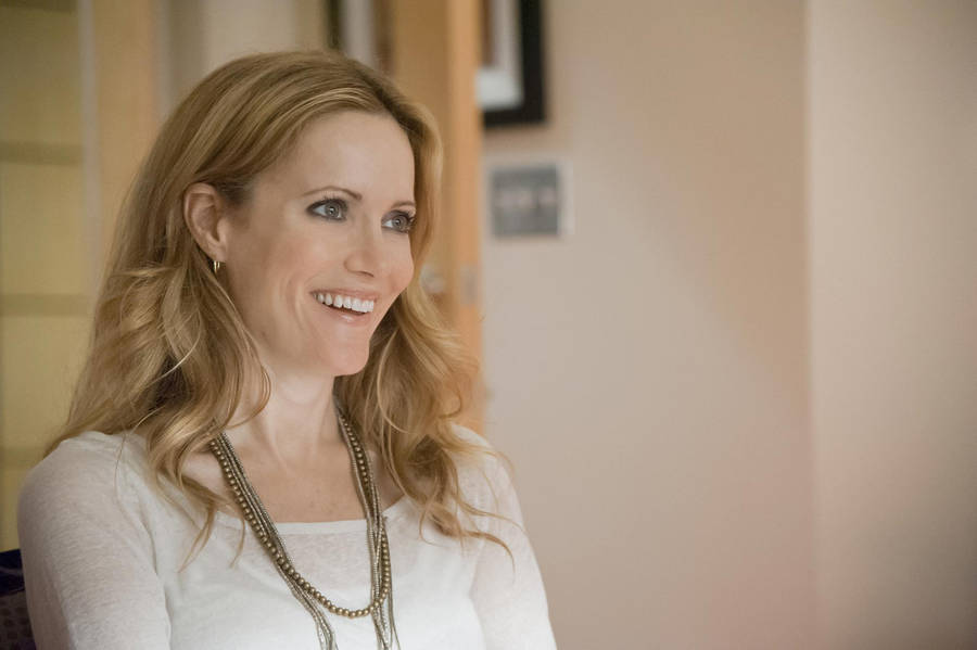 Leslie Mann In Character As Debbie From 'this Is 40' Wallpaper