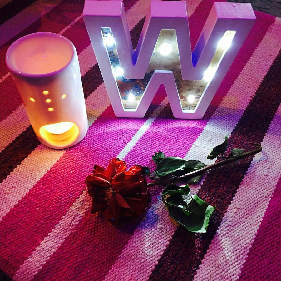 Letter W Table Decoration Wallpaper