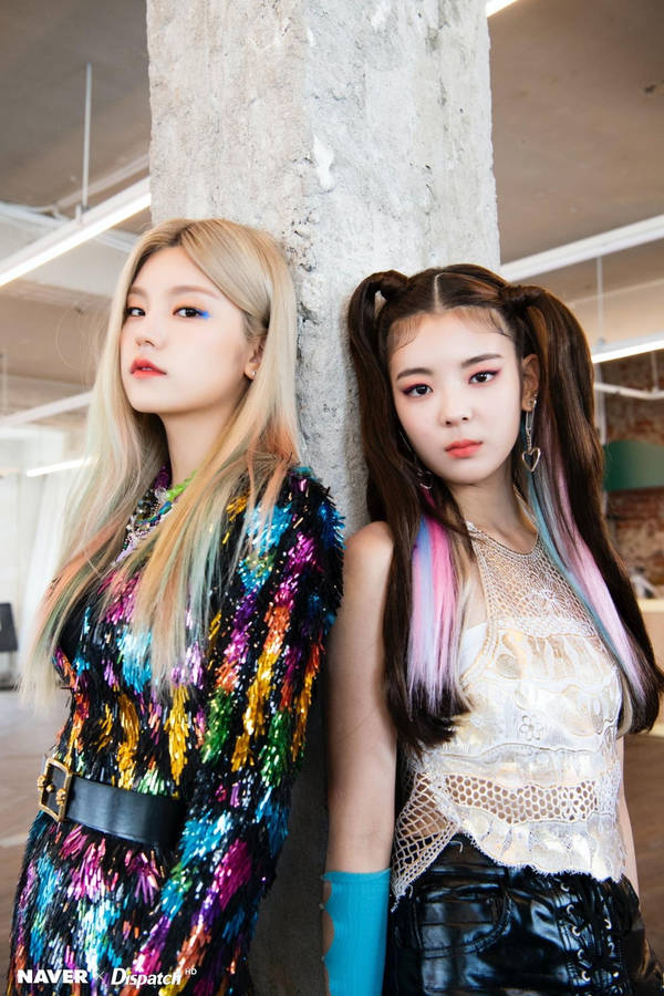 Lia And Yeji Itzy Wallpaper