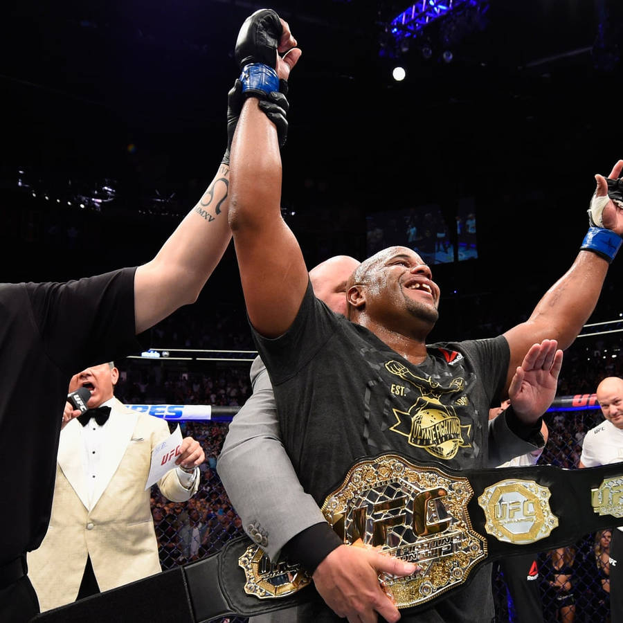 Light Heavyweight Champion Daniel Cormier Ufc 226 Wallpaper