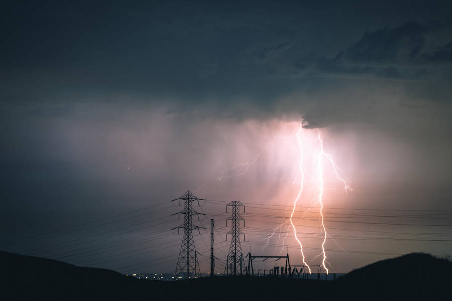 Lightning Strikes In Electric Poles Wallpaper