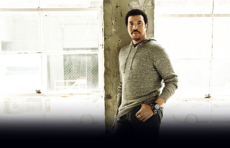 Lionel Richie European Tour Photoshoot Wallpaper