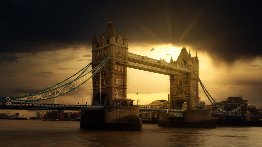 London's Tower Bridge During Golden Hour Wallpaper