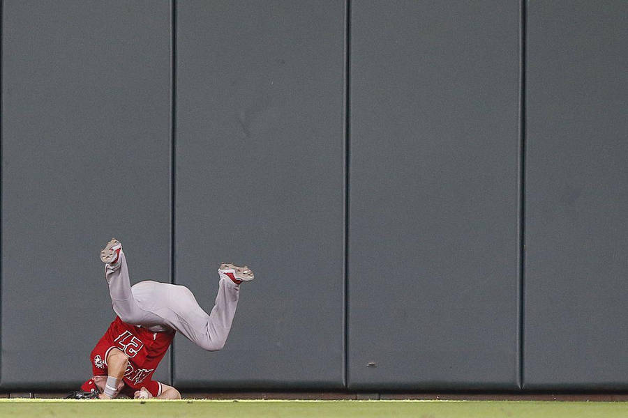 Los Angeles Angels Mike Trout Handstand Wallpaper