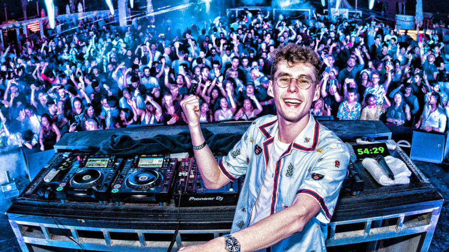 Lost Frequencies Dj Party Wallpaper