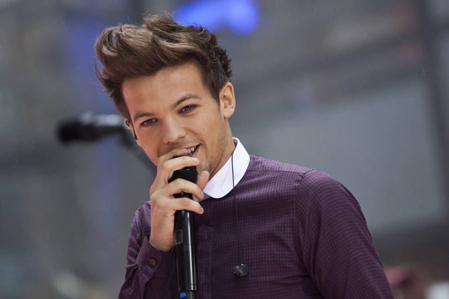 Louis Tomlinson In A Purple Shirt Wallpaper