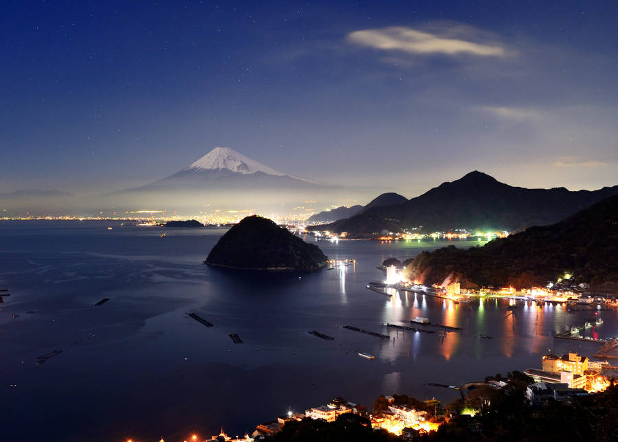 Lovely Beach And Mount Fuji Wallpaper