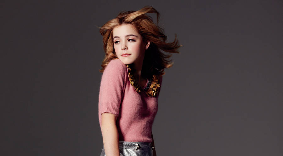 Lovely Star Kiernan Shipka Wallpaper