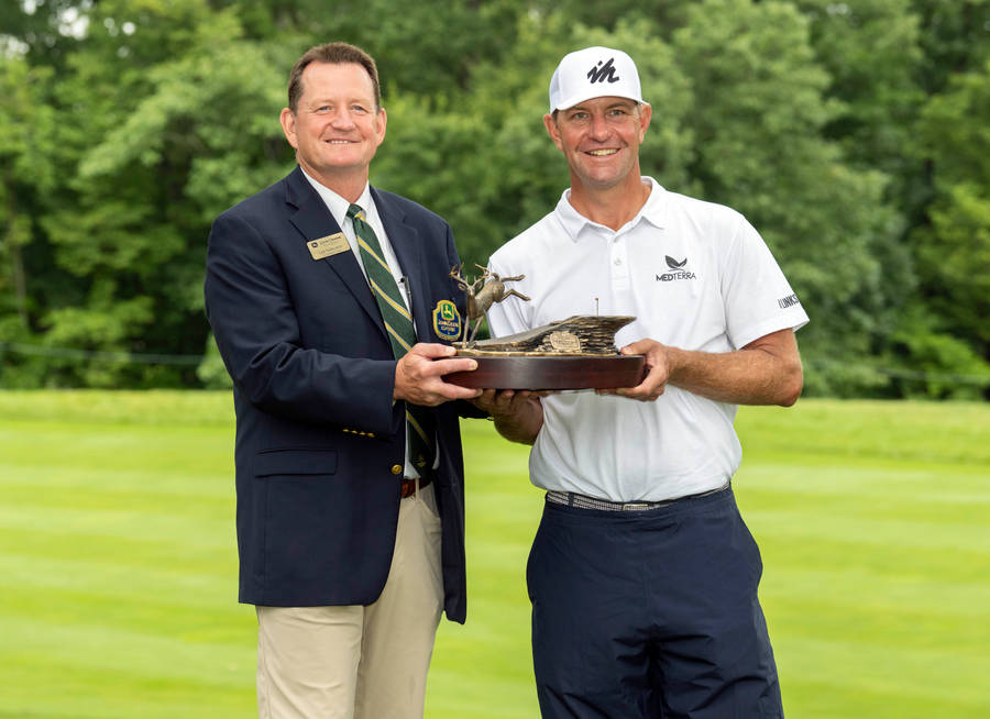 Lucas Glover Presented With Trophy Wallpaper