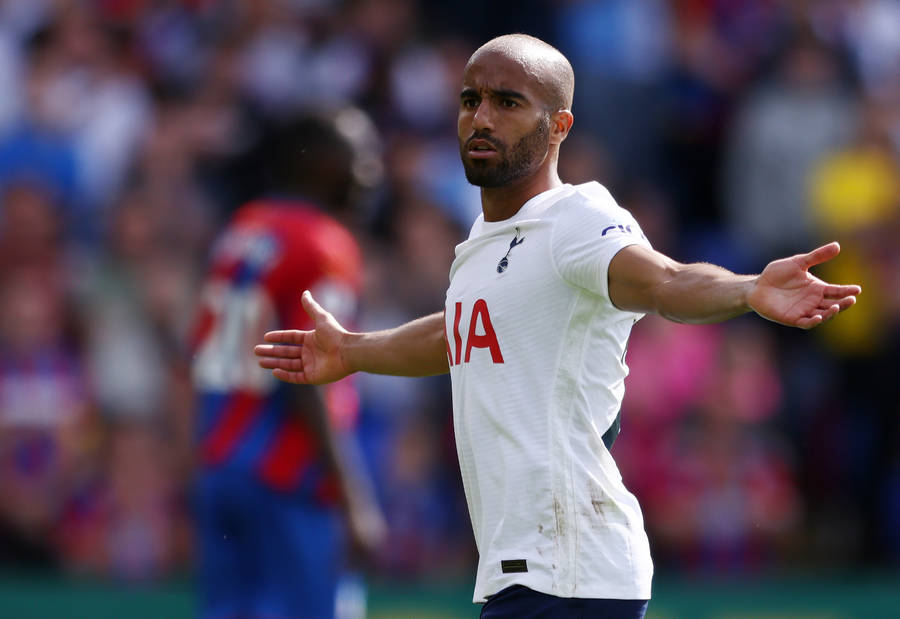 Lucas Moura With Arms Open Wide Wallpaper