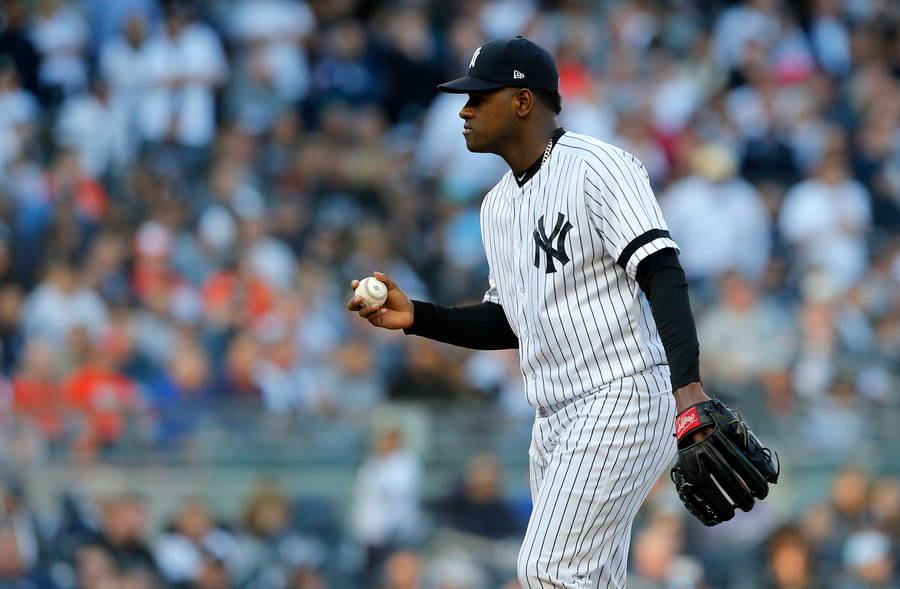 Luis Severino Holding The Bal Wallpaper