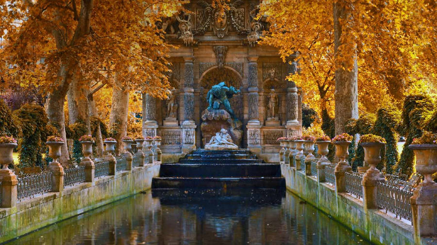 Luxembourg Medici Fountain Wallpaper