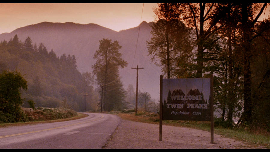 Lynch And Frost's Iconic View Of Twin Peaks Wallpaper