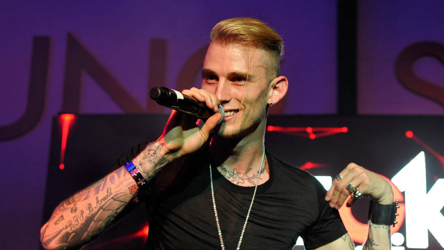 Machine Gun Kelly Rapping Wallpaper