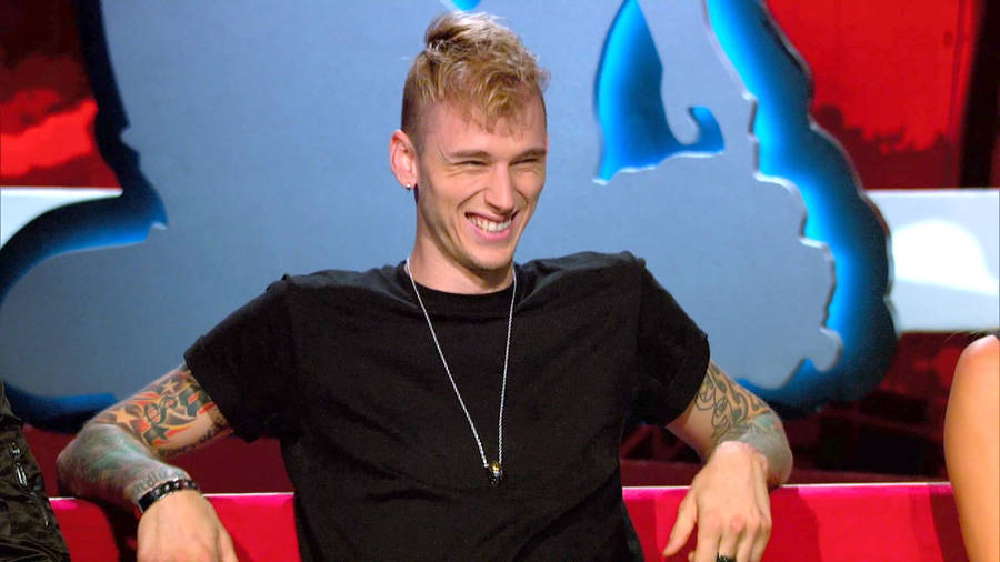 Machine Gun Kelly Smiling Face Wallpaper