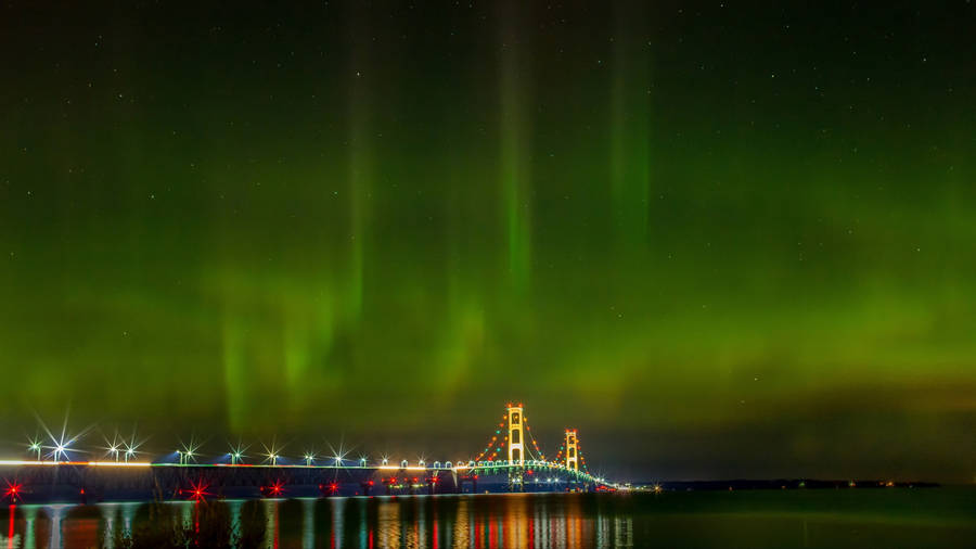 Mackinac Bridge With Aurora Borealis Wallpaper