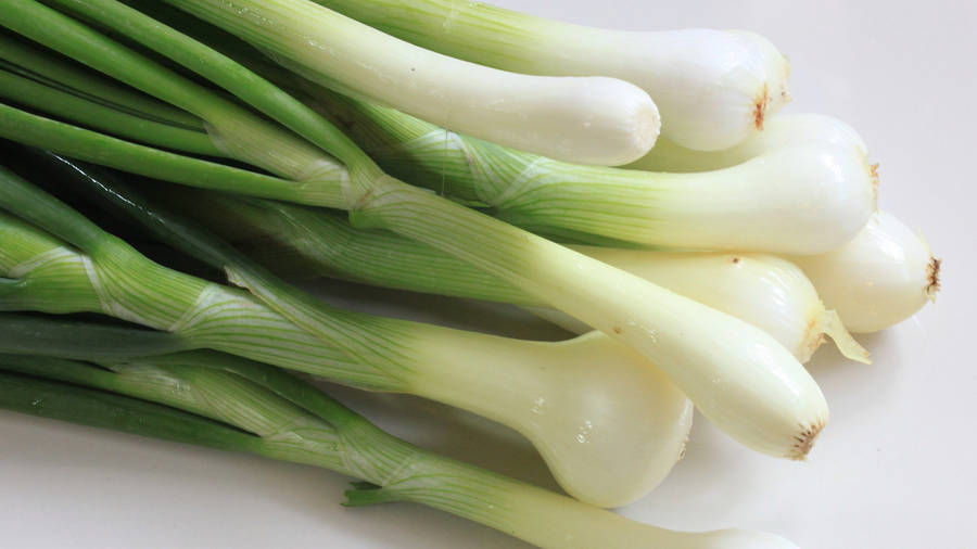 Macro Shot Fresh Spring Onion Wallpaper