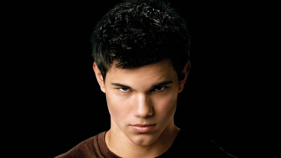 Mad Looking Taylor Lautner Wallpaper