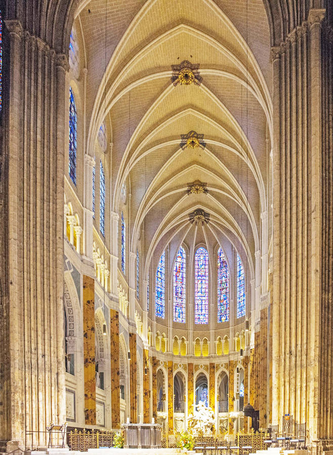 Majestic Interior Of Chartres Cathedral Wallpaper