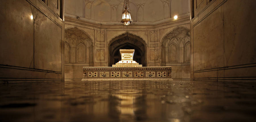 Majestic Interior Of Jahangir's Tomb, Lahore Wallpaper