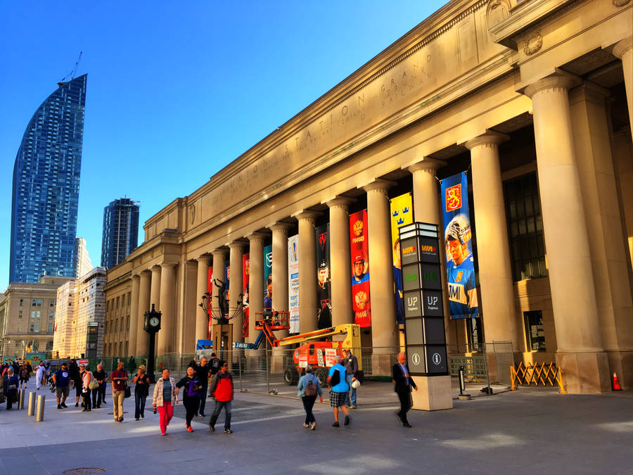 Majestic Pillars Of Union Station Wallpaper