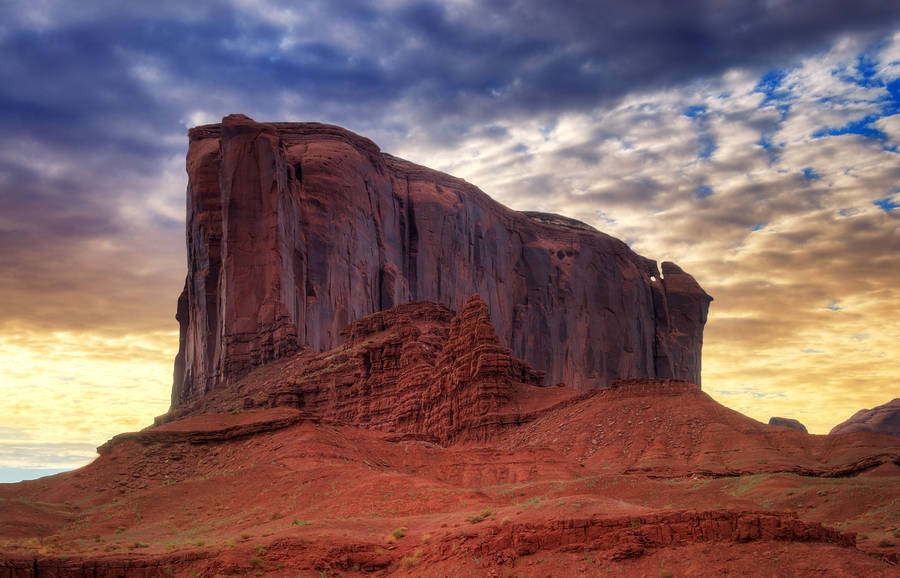 Majestic Rock At Monument Valley Wallpaper