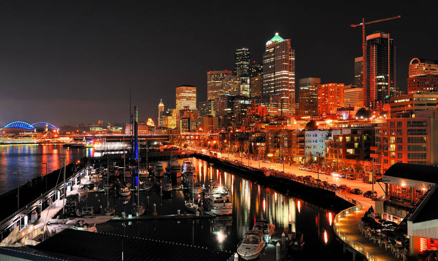 Majestic Seattle City At Night Wallpaper