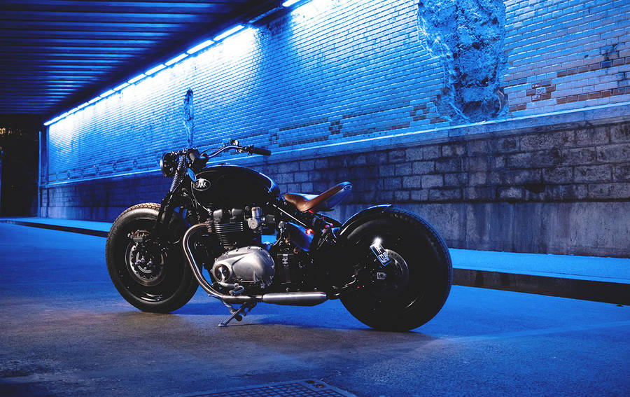 Majestic Triumph Bonneville Moon Bobber 1200 Under The Moonlight. Wallpaper