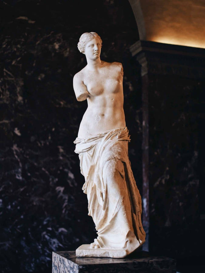 Majestic Venus De Milo, The Epitome Of Greek Classical Art Wallpaper